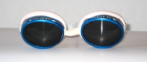 Witzige, ovale Outdoor Sonnenbrille für den Wintersport, zum Cabriofahren oder zum Spaß haben