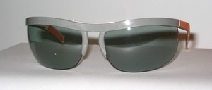 Great, heavily curved sunglasses of the 70s