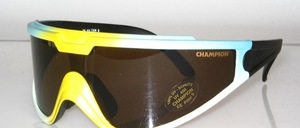 Große Panorama Sport Sonnenbrille<br />
Farbe: Gelb-blau-weiß , schwarze Bügel<br />
Scheiben: Braun,  CE-Norm, Stufe 3 getönt