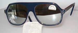 Sport Sonnenbrille in blau-weiß-rot-schwarzem 4- Schichten Azetat
