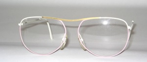 Leichte, etwas größere aparte Damen Brillenfassung, Made in Italy