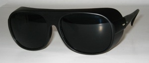 Totally good, big goggles with rumgerig sides u, small sun roof