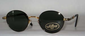 High-quality, very elaborately crafted sunglasses in a nice, slightly smaller panto shape
