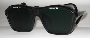 Cool protection sunglasses with side cups and mineral glasses to DIN 4 SO1