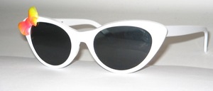 Pretty, youthful sunglasses with bows