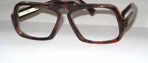 An exceptionally designed acetate frame, unfortunately without any imprints