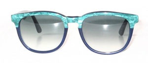 A pretty, slightly larger unisex acetate 90s sunglasses