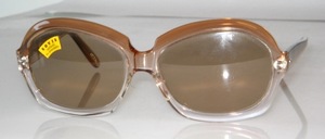 High-quality, timeless acetate sunglasses with light brown optically polished mineral lenses