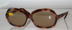 High-quality, timeless acetate sunglasses with light brown optically polished mineral lenses