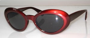 Oval timeless Italian sunglasses