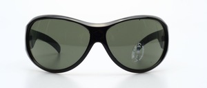 A very curved, absolutely cult sunglasses in a unisex look, with wide straps