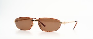 An elegant, slightly flatter metal sunglass