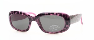 A highly fashionable ladies sunglasses in great color combination