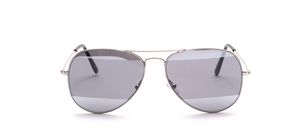 A very current, unisex PILOT sunglasses available in 3 colors: <br />
silver, gold, or black <br />
<br />
The sun discs are fashionably mirrored at the top and bottom, the center is gray, so that the eyes are visible