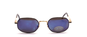 A slightly smaller unisex metal sunglasses with nice chiselling