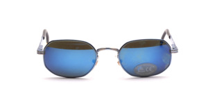 A slightly smaller unisex metal sunglasses with nice chiselling