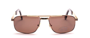 Flat and elegant metal sunglasses for men