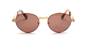 A sturdy, classic panto unisex metal sunglass