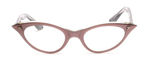 Very classic 50s Cateye Frame of Selecta made of acetate with decorative rivets on the front and on the temples