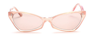 A handmade acetate frame in feminine butterfly design <br />
Designed by MICHELE LAMY, <br />
Made in France by VICTOR GROS <br />
<br />
Color: shiny rose gold <br />
Slices: light brown uni with 100% UV protection