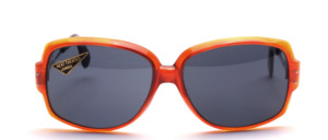 Big, beautiful 70s sunglasses with metal hangers