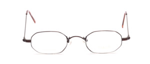 Feather light stainless steel frame in dark brown with a hypoallergenic coating by Braun Classics
