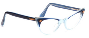 50er Jahre Vintage Cat Eye Brille in zartem Hellblau mit Bügeln und Oberrand in Dunkelblau