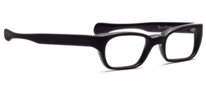 The classic among the vintage 60s men's eyewear is our Ambassador