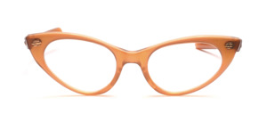 Classic cat eye acetate acetate in golden brown with gold studs and straight temple straps