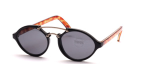 Elegant sunglasses with double nose bridge