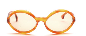 Oval, chic ladies sunglasses from the 70s