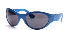 Slightly curved, large outdoor sunglasses with wide temples