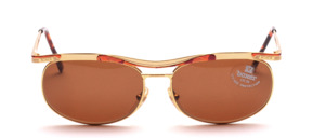 Noble, elegant metal design sunglasses with a nicely curved top bar