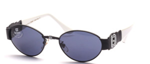 Noble and beautiful sunglasses with wide side parts