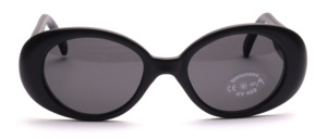 Oval sunglasses for ladies in matt black with wide temples