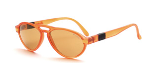 Chic sunglasses with double bridge and slightly flexible straps
