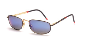 An elegant, flat and slightly wider unisex metal sunglasses with chiselled nose bridge