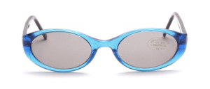 Oval sunglasses in transparent blue with black temples