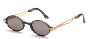 Timeless acetate sunglasses in oval shape