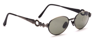 Oval sunglasses in a playful design in antique silver