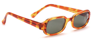 Small sunglasses in Havana colors with green discs