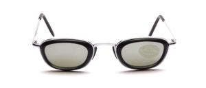 Metal sunglasses in silver with black plastic inlays