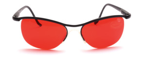 Half-rim sunglasses in black with red discs