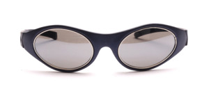 Sports sunglasses with perforated temples and gold metal inner edges