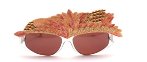 These sunglasses in crystal base are elaborately handmade