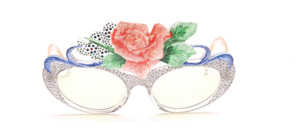 These glasses are a masterpiece by an artist, a very beautiful rose in fresh green with colorful rhinestones on the edge
