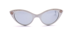 Pretty white plastic sunglasses in the style of the 50s with pink street decor on the sides