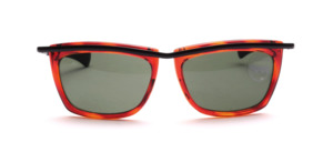 Plastic sunglasses in Havana with black plastic top bar and black straight temples