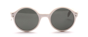 Round vintage sunglasses from the 70s in white with gray lenses