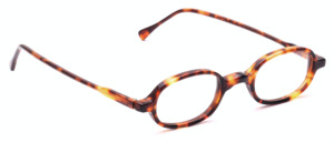 Small oval frame in tortoise shell acetate